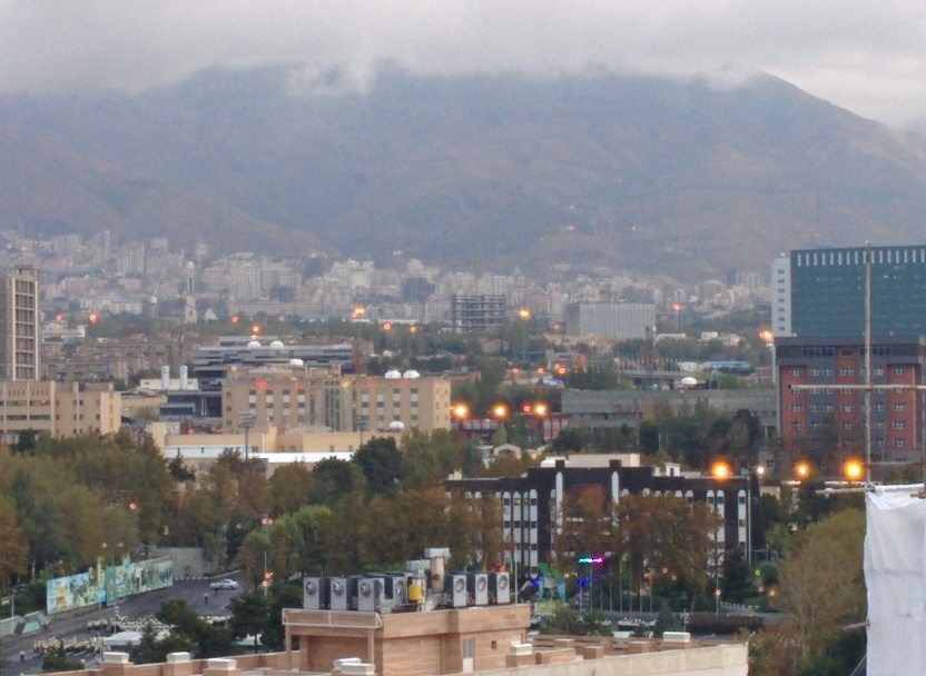 Tehran-in-the-lap-of-mountains
